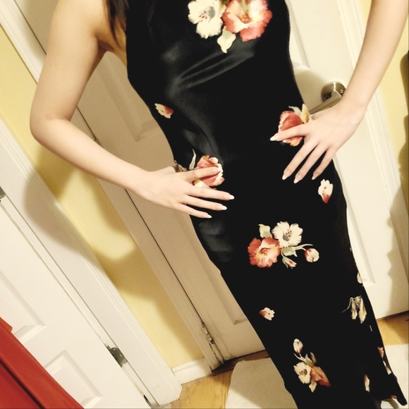 Maxi floral satin dress - Picture 2 of 4